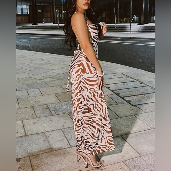 Zebra Print Midi Dress - Picture 9 of 10